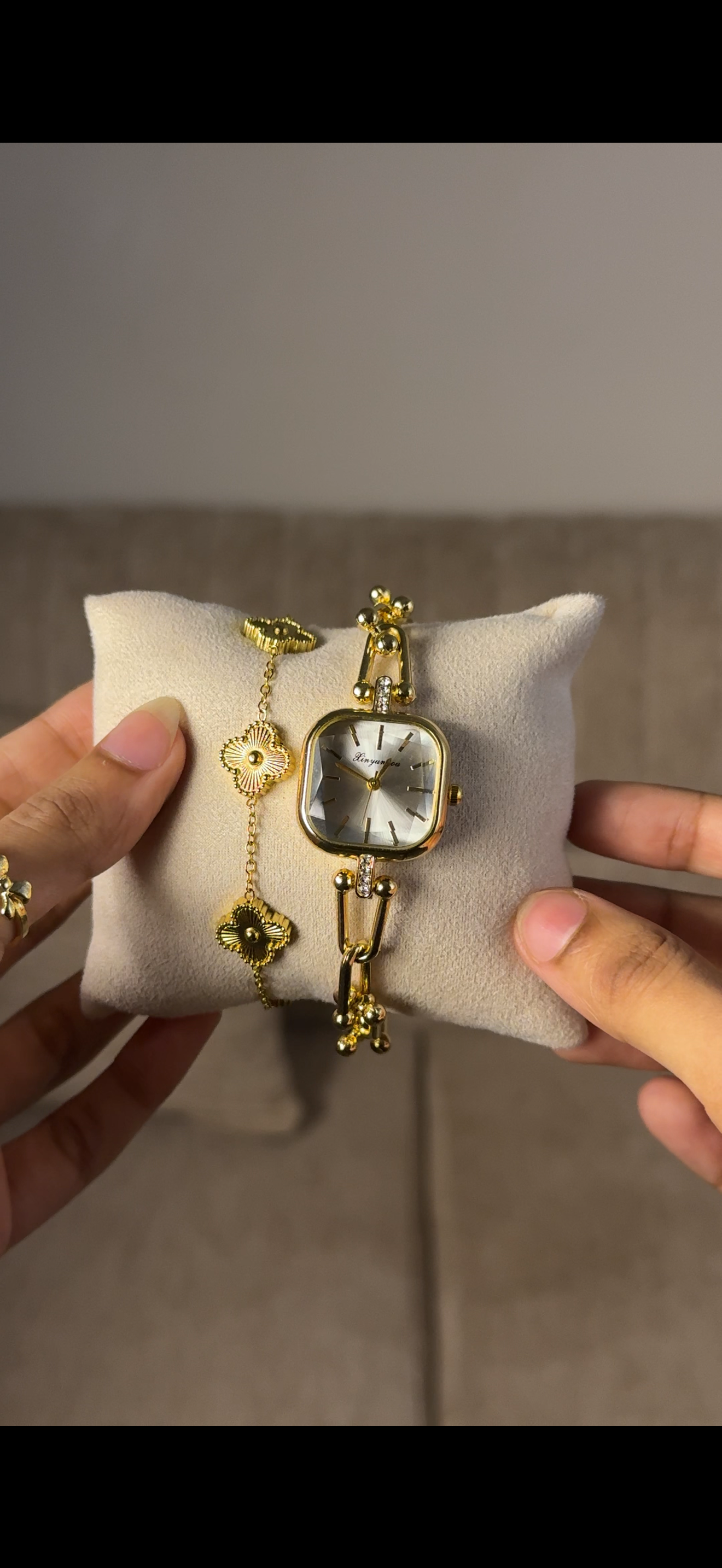 Eliyina Sqaure Full Dial White + Clover Bracelet (Free) + Mystery Ring (Free)