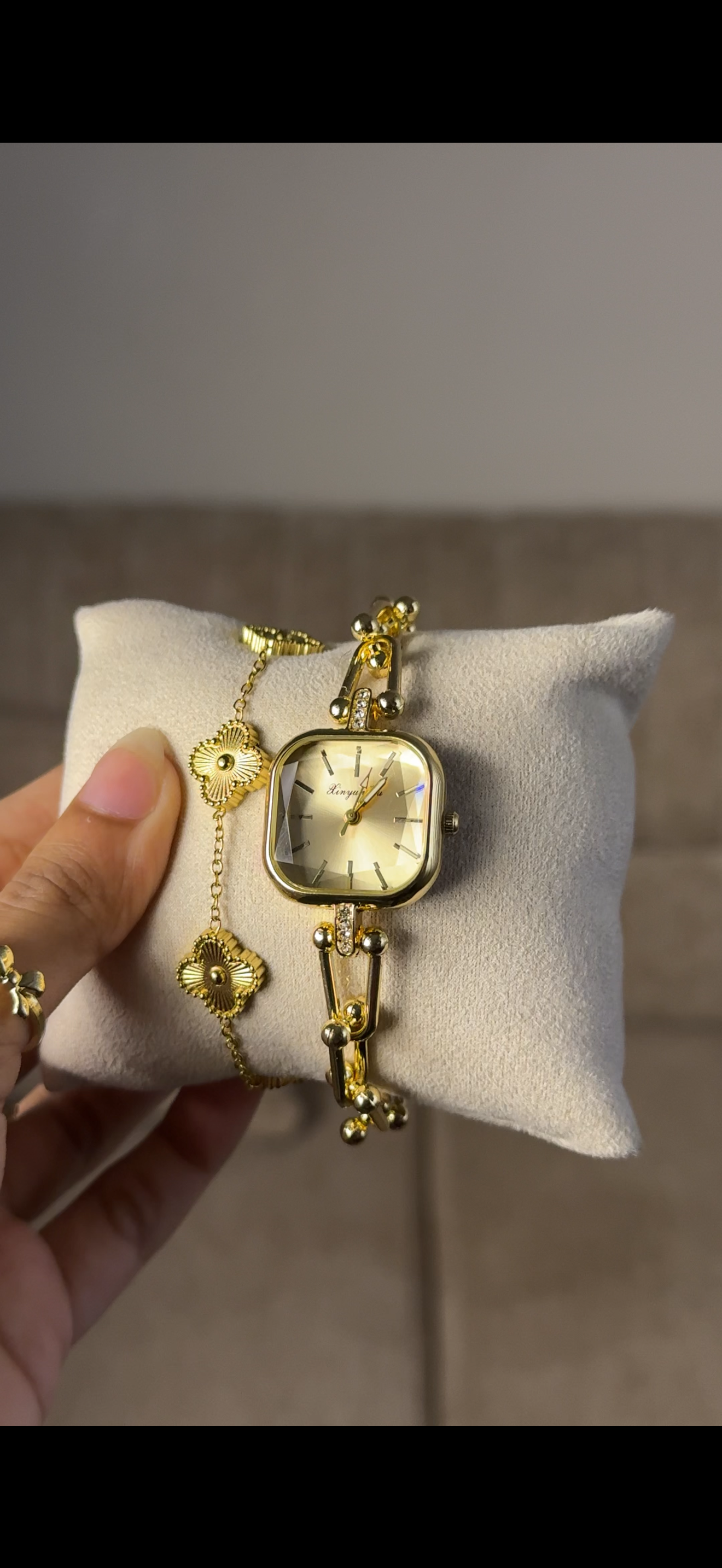 Eliyina Sqaure Full Dial Golden + Clover Bracelet (Free) + Mystery Ring (Free)