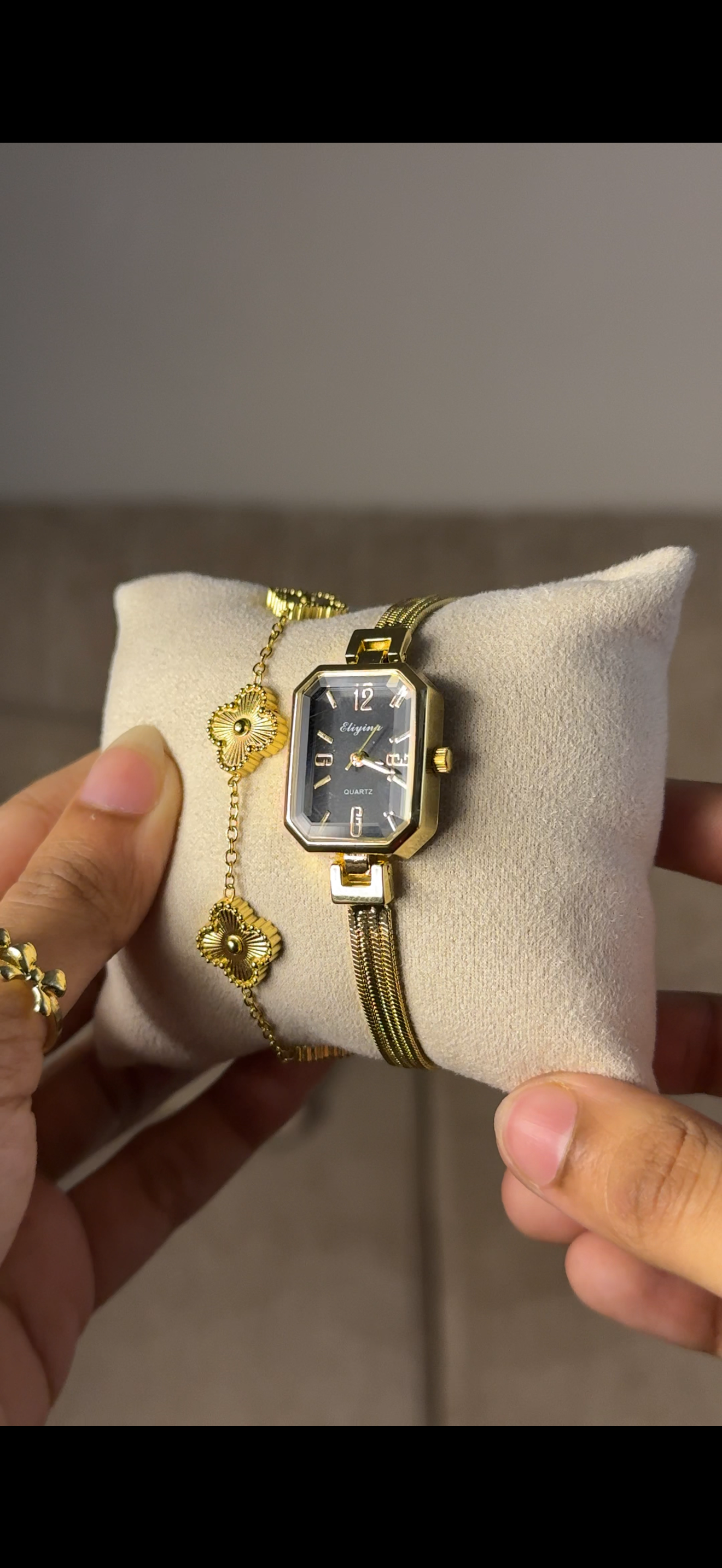 Eliyina Retangular Emrald + Clover Bracelet (Free) + Mystery Ring (Free)