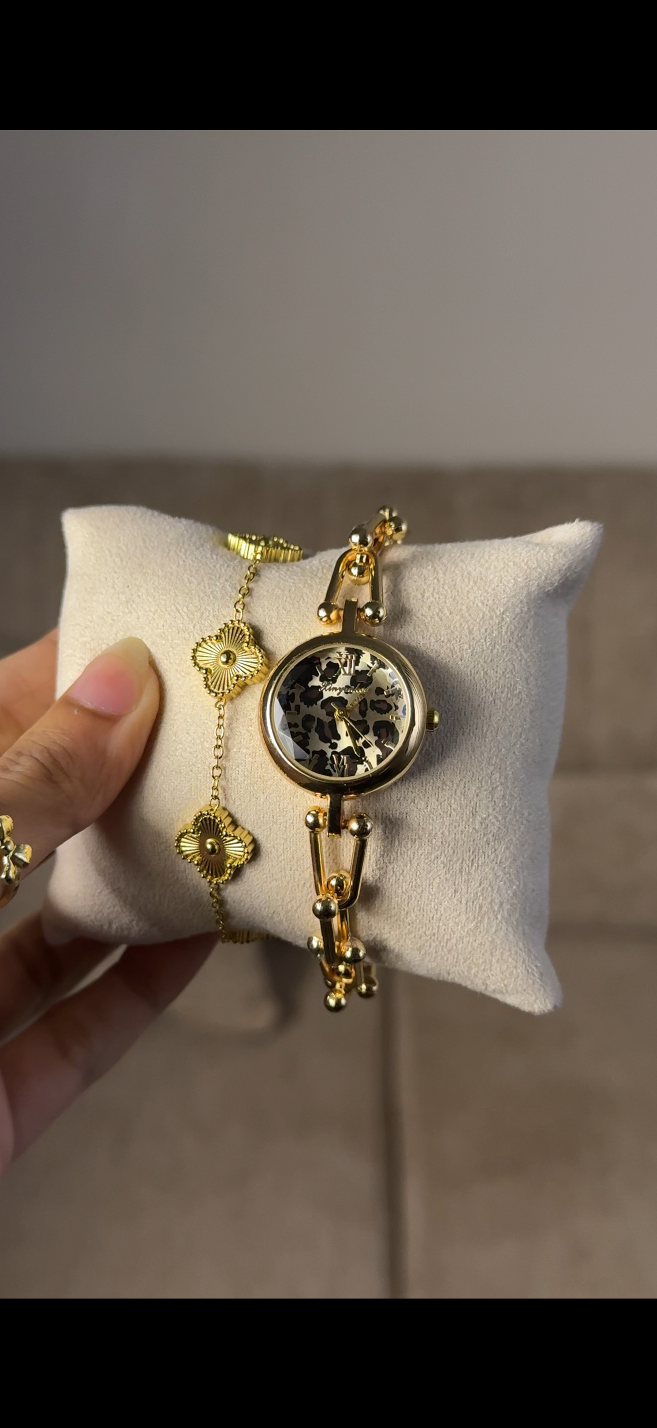 Eliyina Circle Tiger + Clover Bracelet (Free) + Mystery Ring (Free)