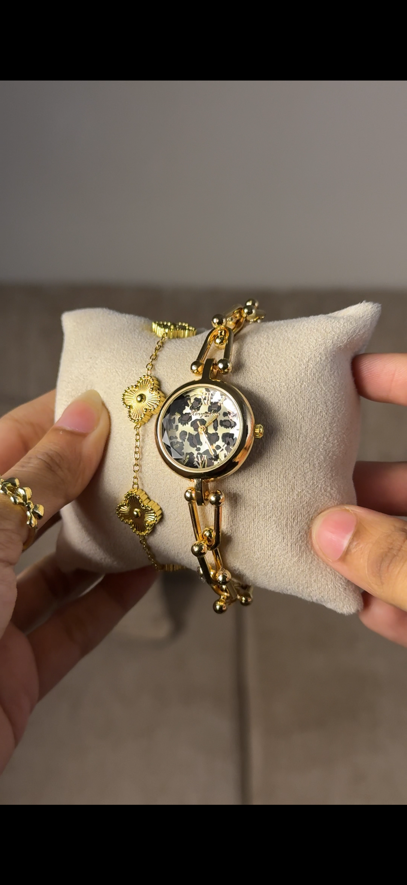 Eliyina Circle Tiger + Clover Bracelet (Free) + Mystery Ring (Free)