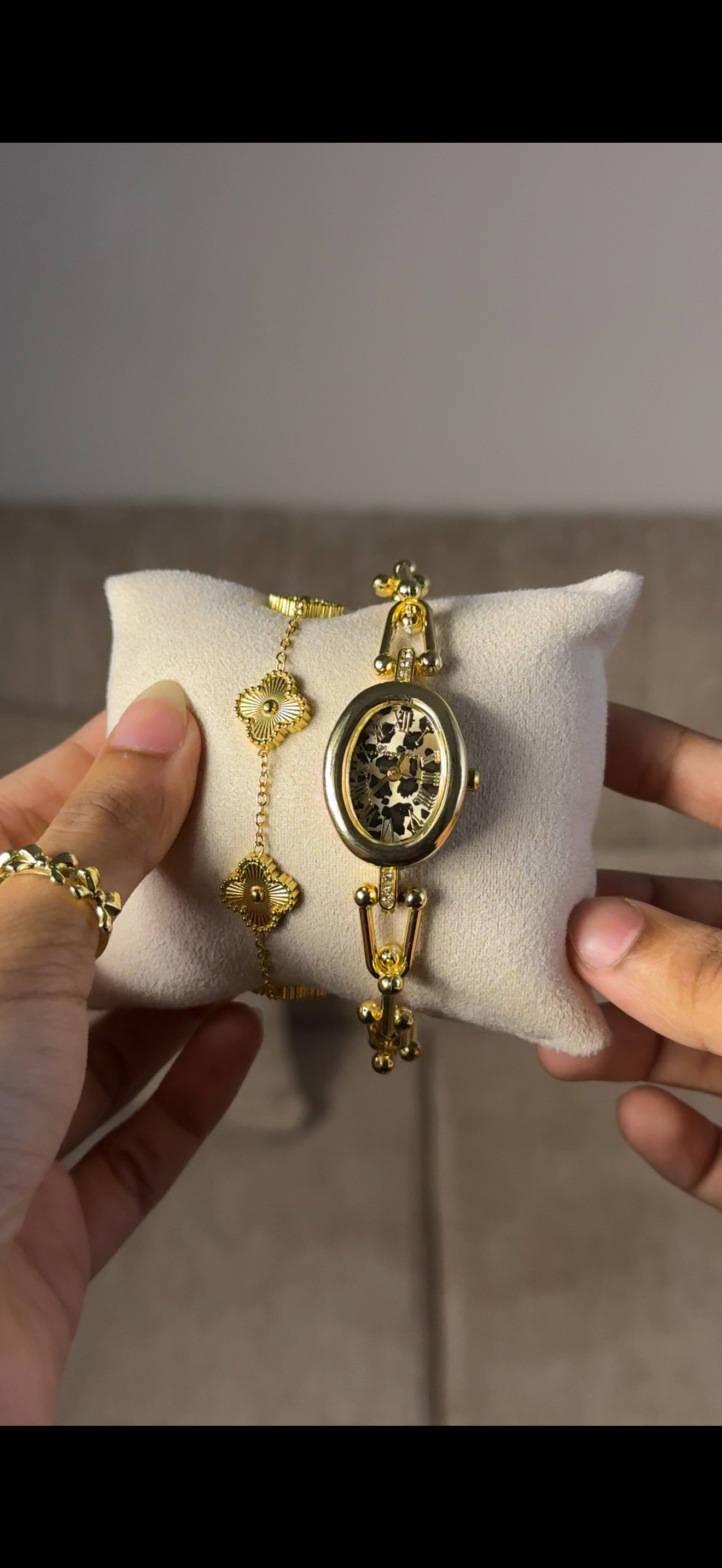 Eliyina Tiger Oval + Cartier Love Bracelet (Free)
