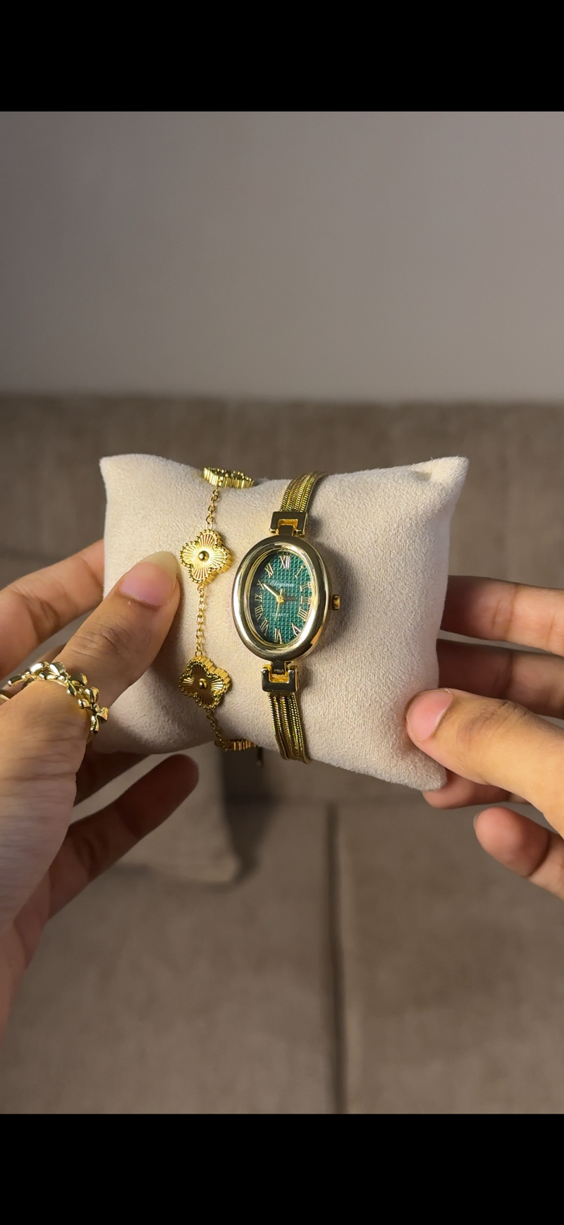 Eliyina Black Oval + Cartier Love Bracelet (Free)