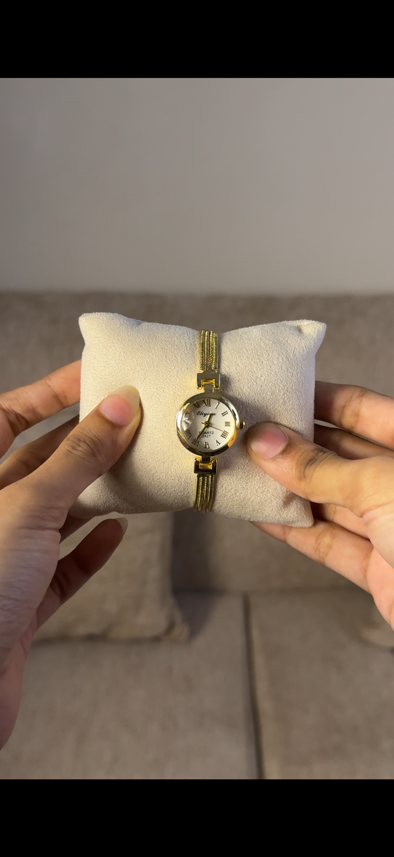 Eliyina Circle White + Clover Bracelet (Free) + Mystery Ring (Free) (Copy)