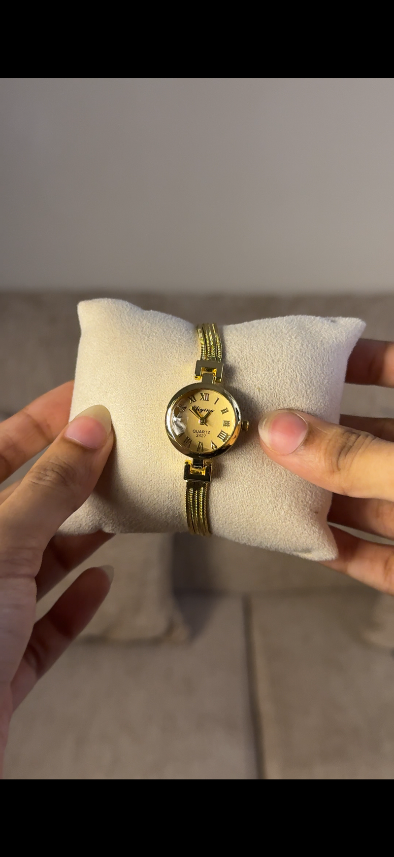 Eliyina Circle White + Clover Bracelet (Free) + Mystery Ring (Free) (Copy)