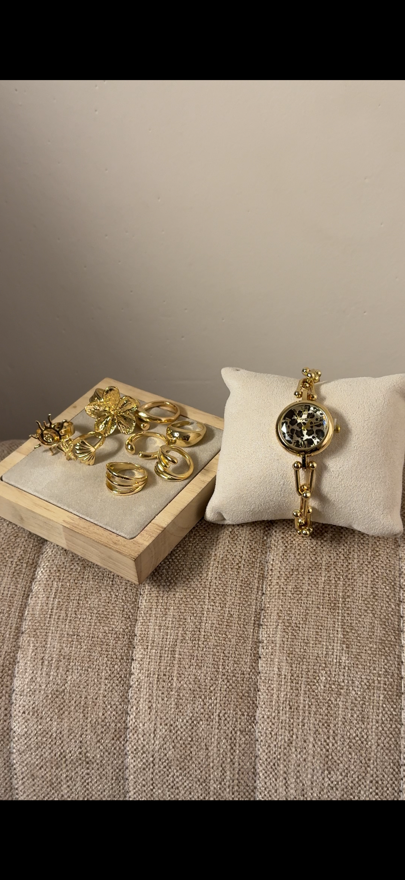 Eliyina Circle Tiger + Clover Bracelet (Free) + Mystery Ring (Free) (Copy)