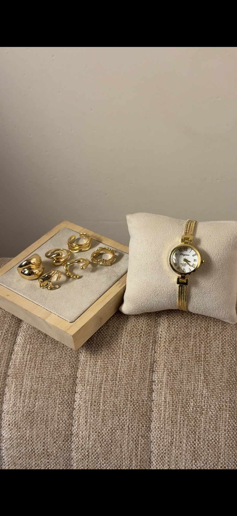 Eliyina Circle White + Clover Bracelet (Free) + Mystery Ring (Free) (Copy)