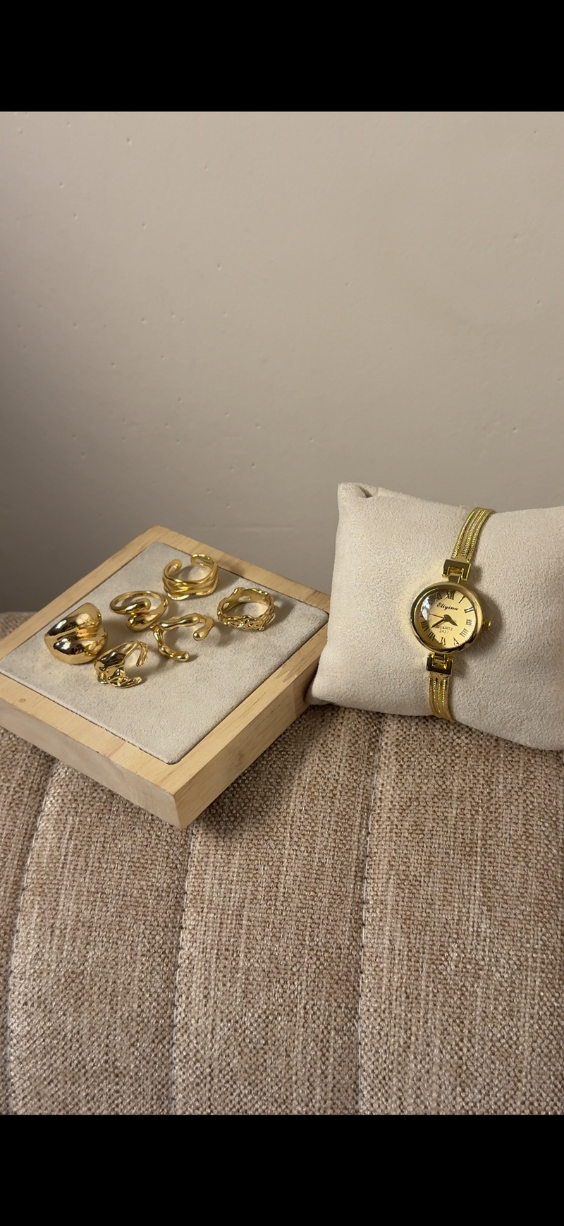 Eliyina Circle White + Clover Bracelet (Free) + Mystery Ring (Free) (Copy)