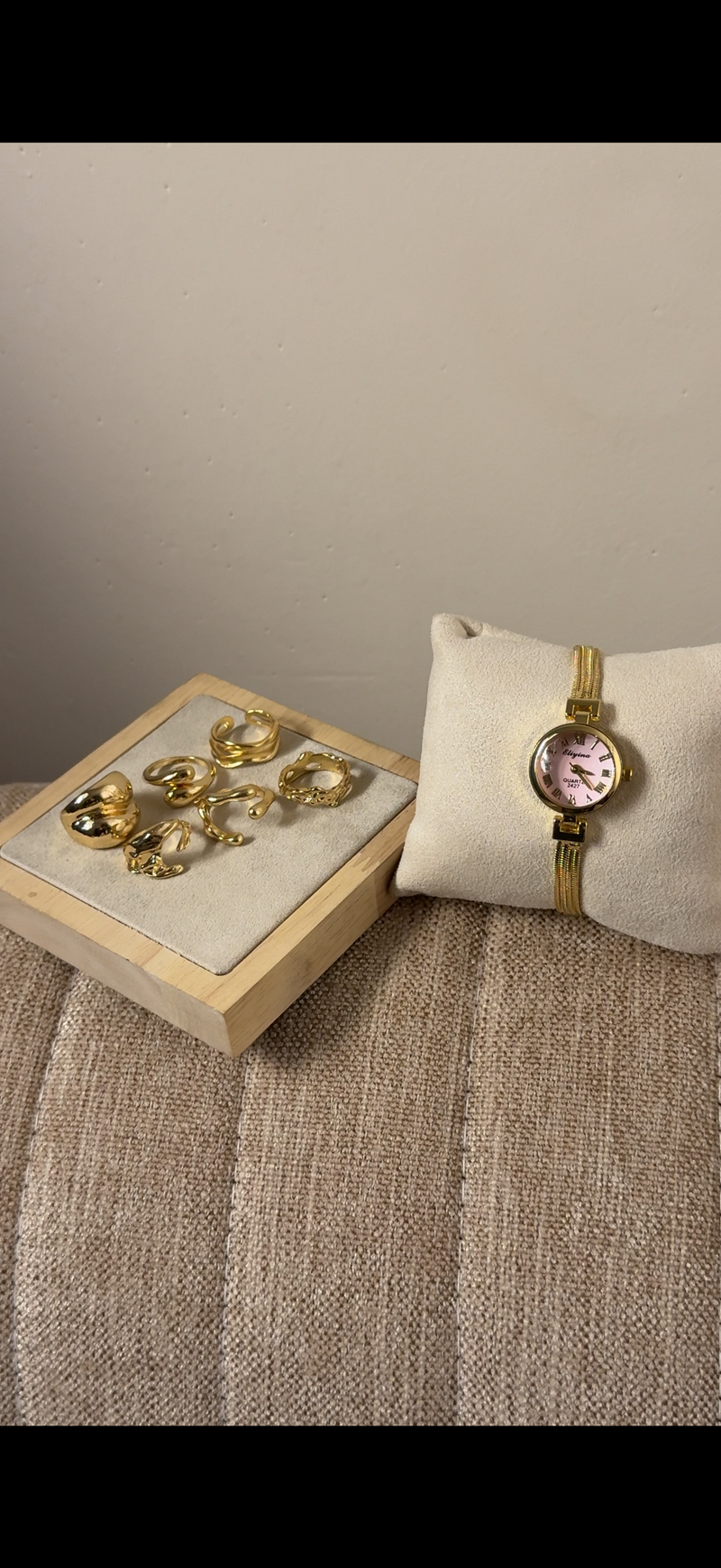 Eliyina Circle White + Clover Bracelet (Free) + Mystery Ring (Free) (Copy)