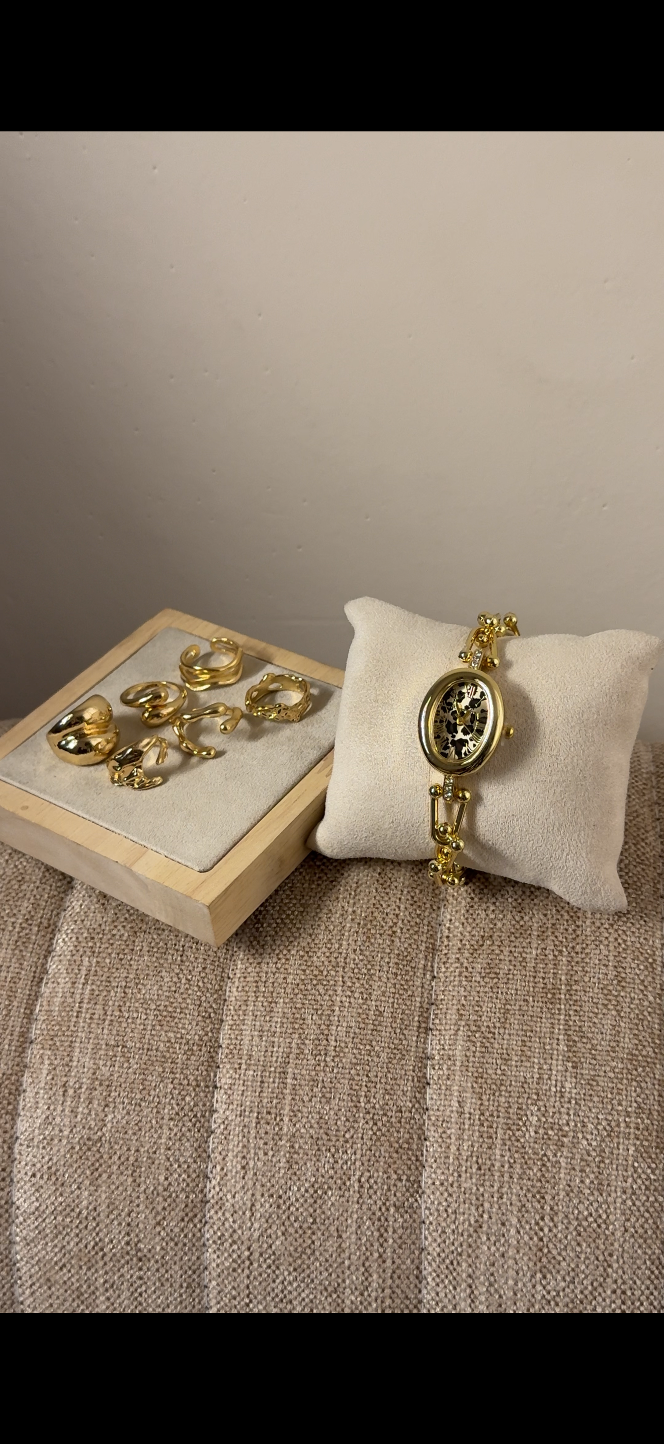 Eliyina Tiger Oval + Clover Bracelet (Free) + Mystery Ring (Free) (Copy)