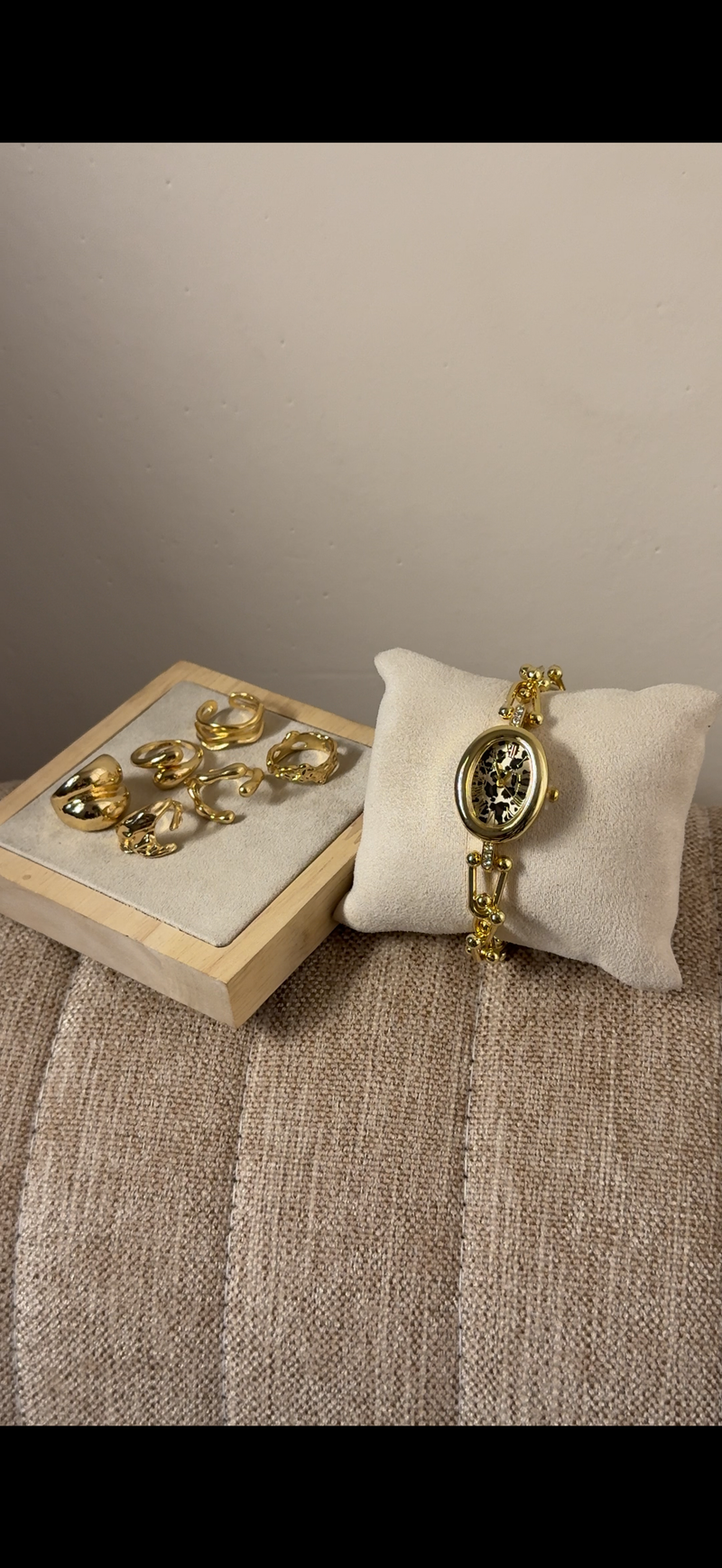 Eliyina Tiger Oval + Clover Bracelet (Free) + Mystery Ring (Free) (Copy)