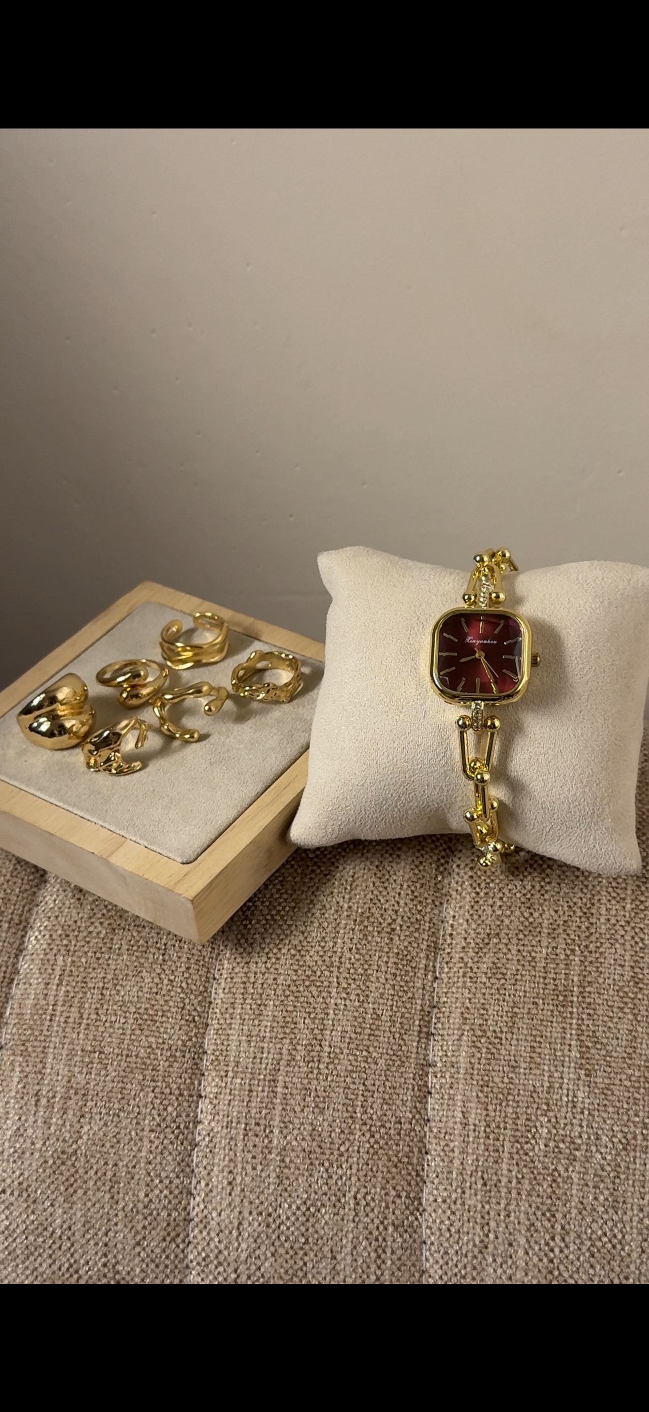 Eliyina Sqaure Full Dial Maroon + Clover Bracelet (Free) + Mystery Ring (Free) (Copy)