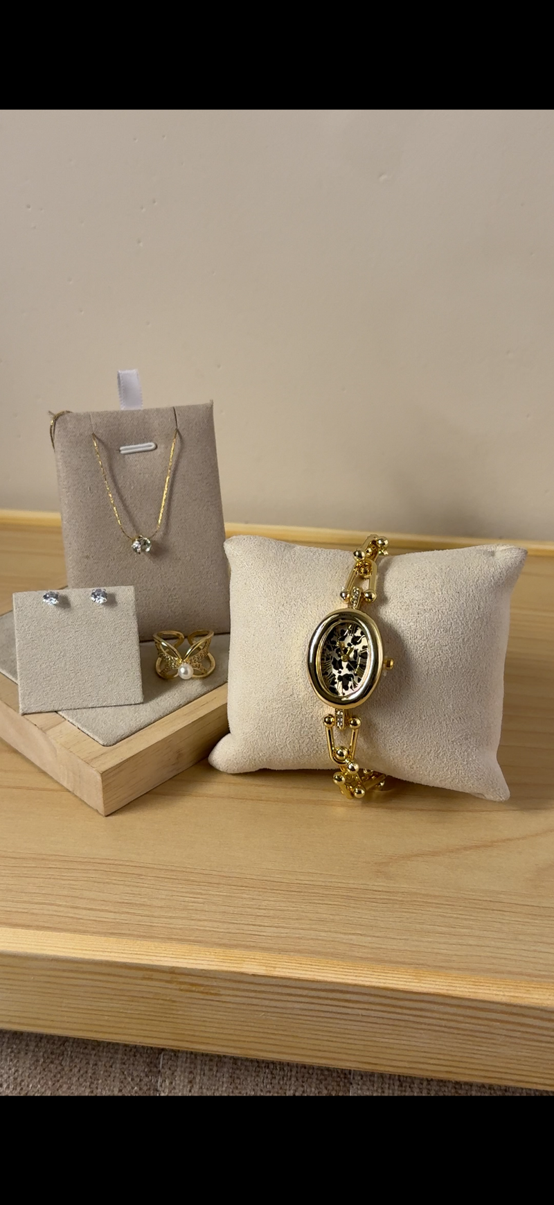 Eliyina Tiger Oval + Clover Bracelet (Free) + Mystery Ring (Free) (Copy)